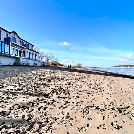 Gaestehaus Weserblick Am Weser-Sandstrand Berne Kültér fotó