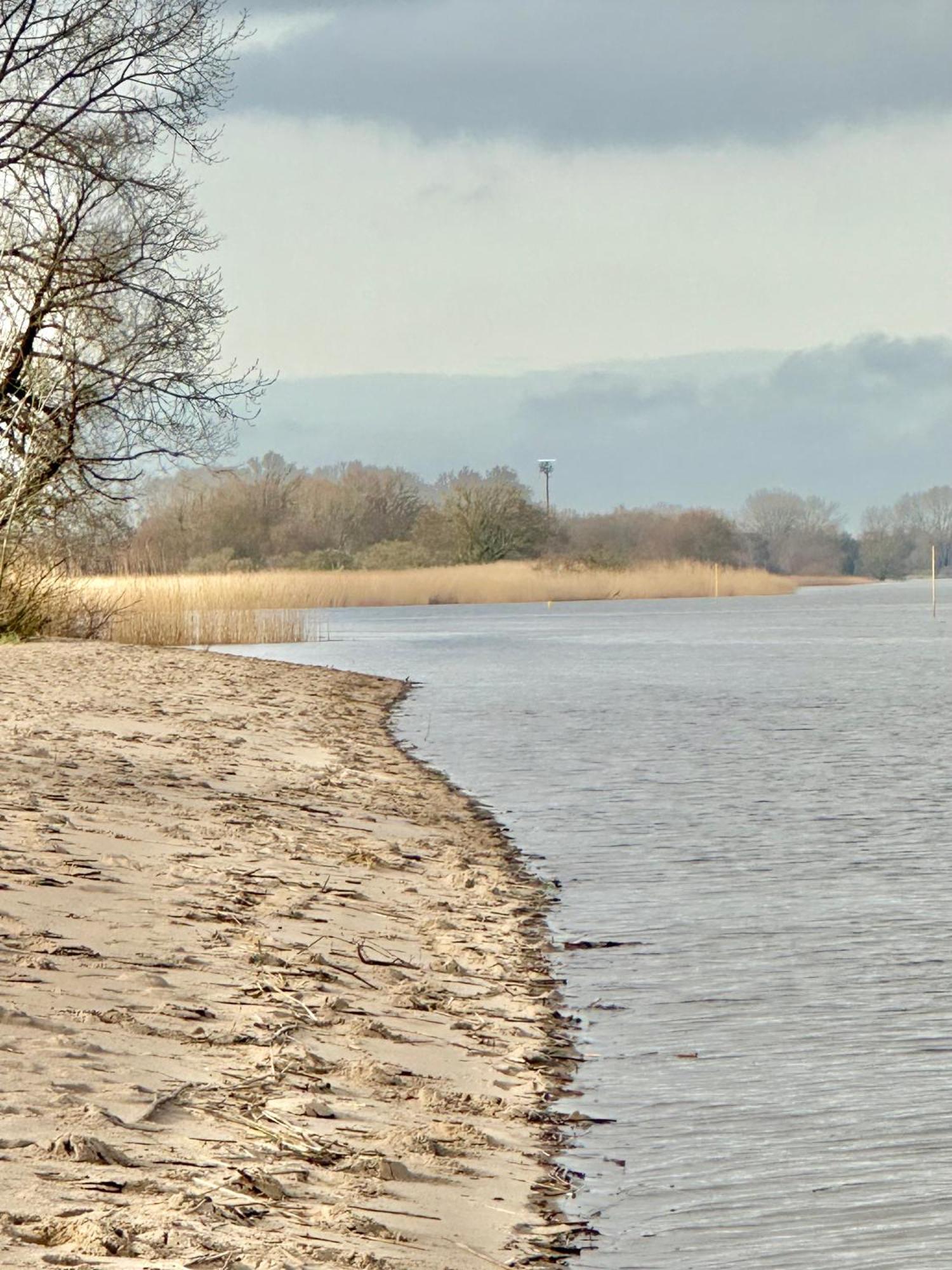 Gaestehaus Weserblick Am Weser-Sandstrand Berne Kültér fotó