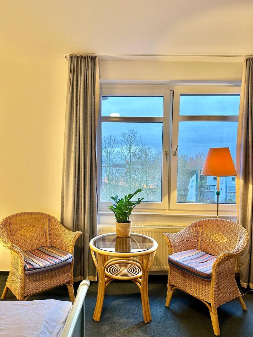 Gaestehaus Weserblick Am Weser-Sandstrand Berne Kültér fotó
