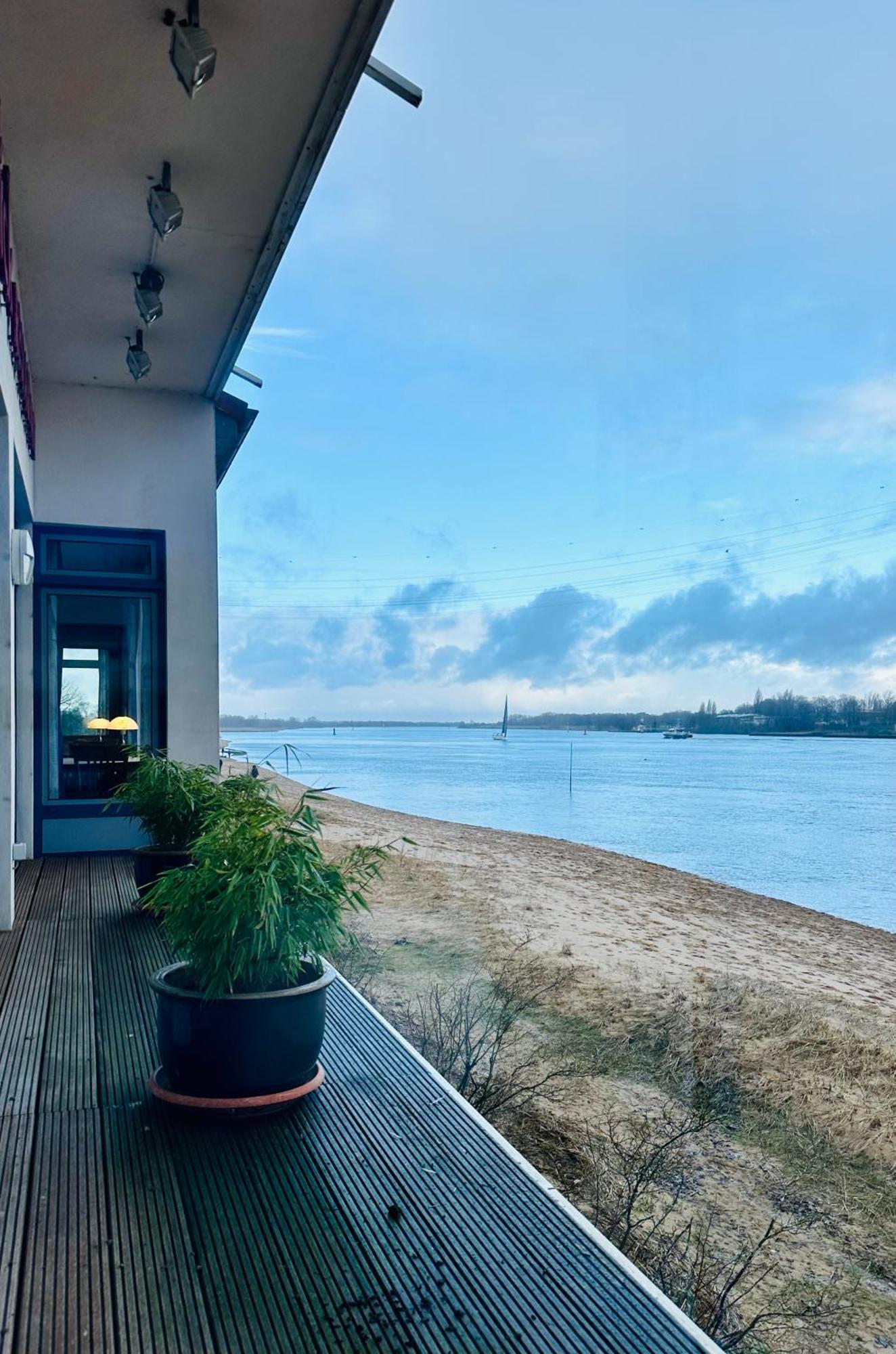 Gaestehaus Weserblick Am Weser-Sandstrand Berne Kültér fotó