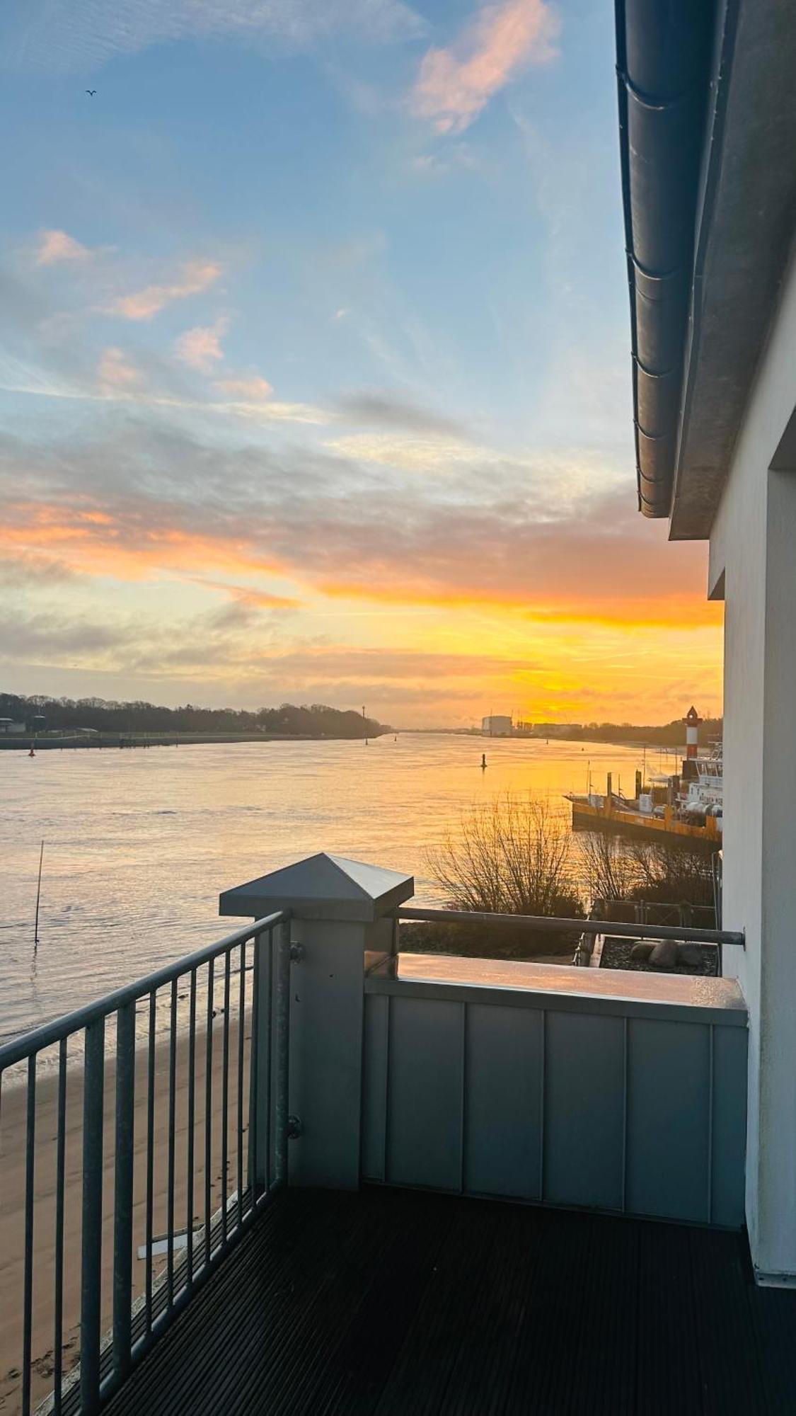 Gaestehaus Weserblick Am Weser-Sandstrand Berne Kültér fotó