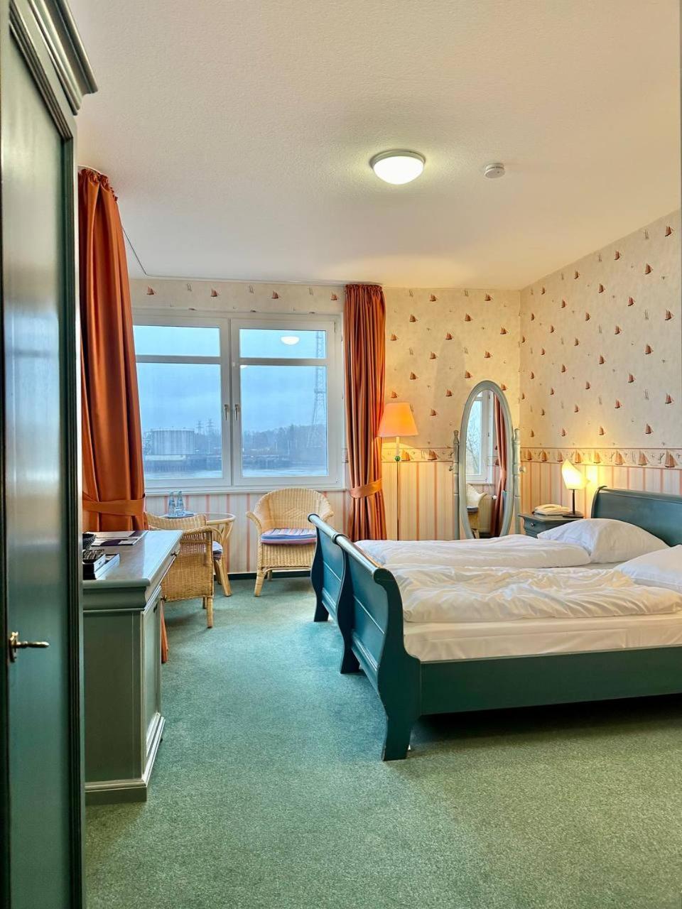 Gaestehaus Weserblick Am Weser-Sandstrand Berne Kültér fotó
