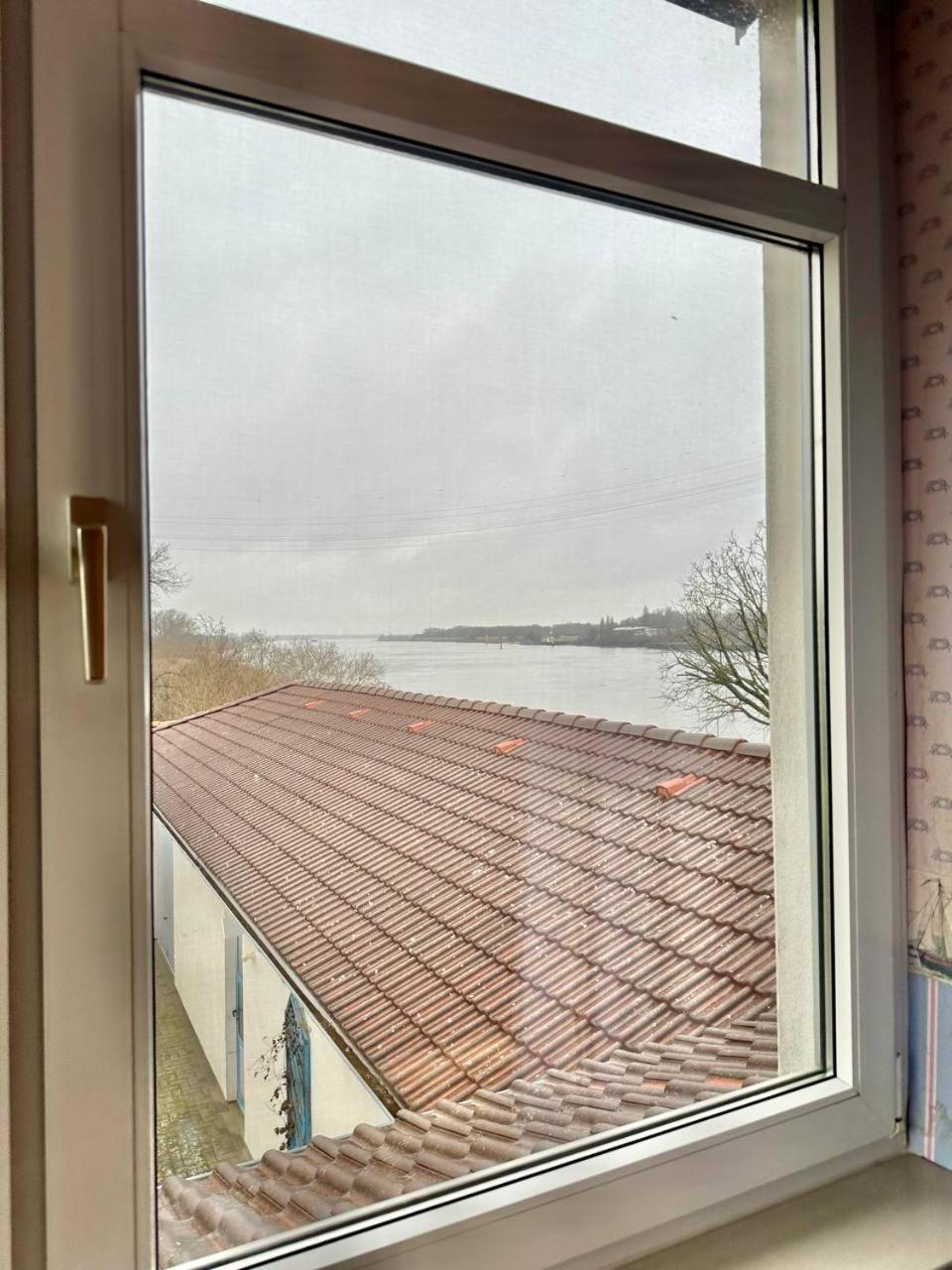 Gaestehaus Weserblick Am Weser-Sandstrand Berne Kültér fotó