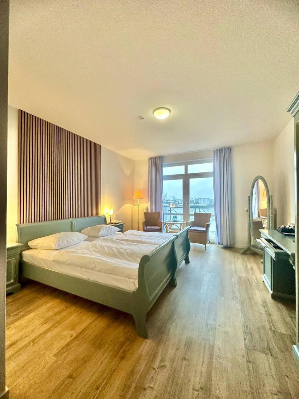 Gaestehaus Weserblick Am Weser-Sandstrand Berne Kültér fotó