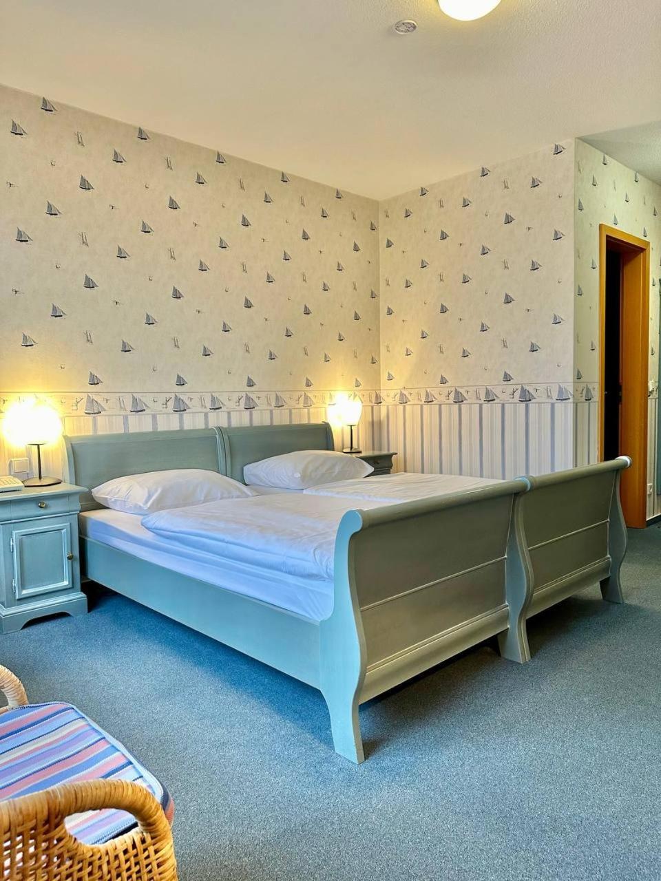 Gaestehaus Weserblick Am Weser-Sandstrand Berne Kültér fotó