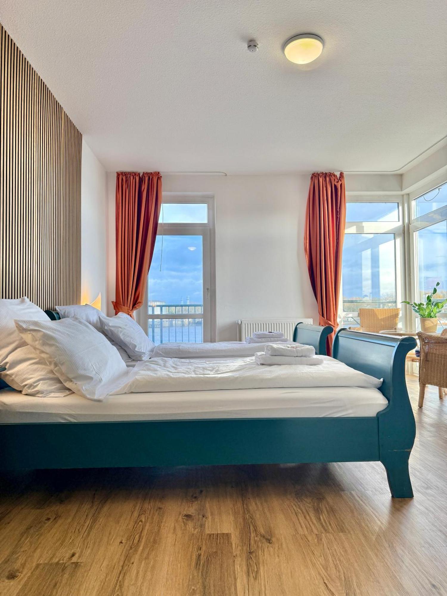 Gaestehaus Weserblick Am Weser-Sandstrand Berne Kültér fotó