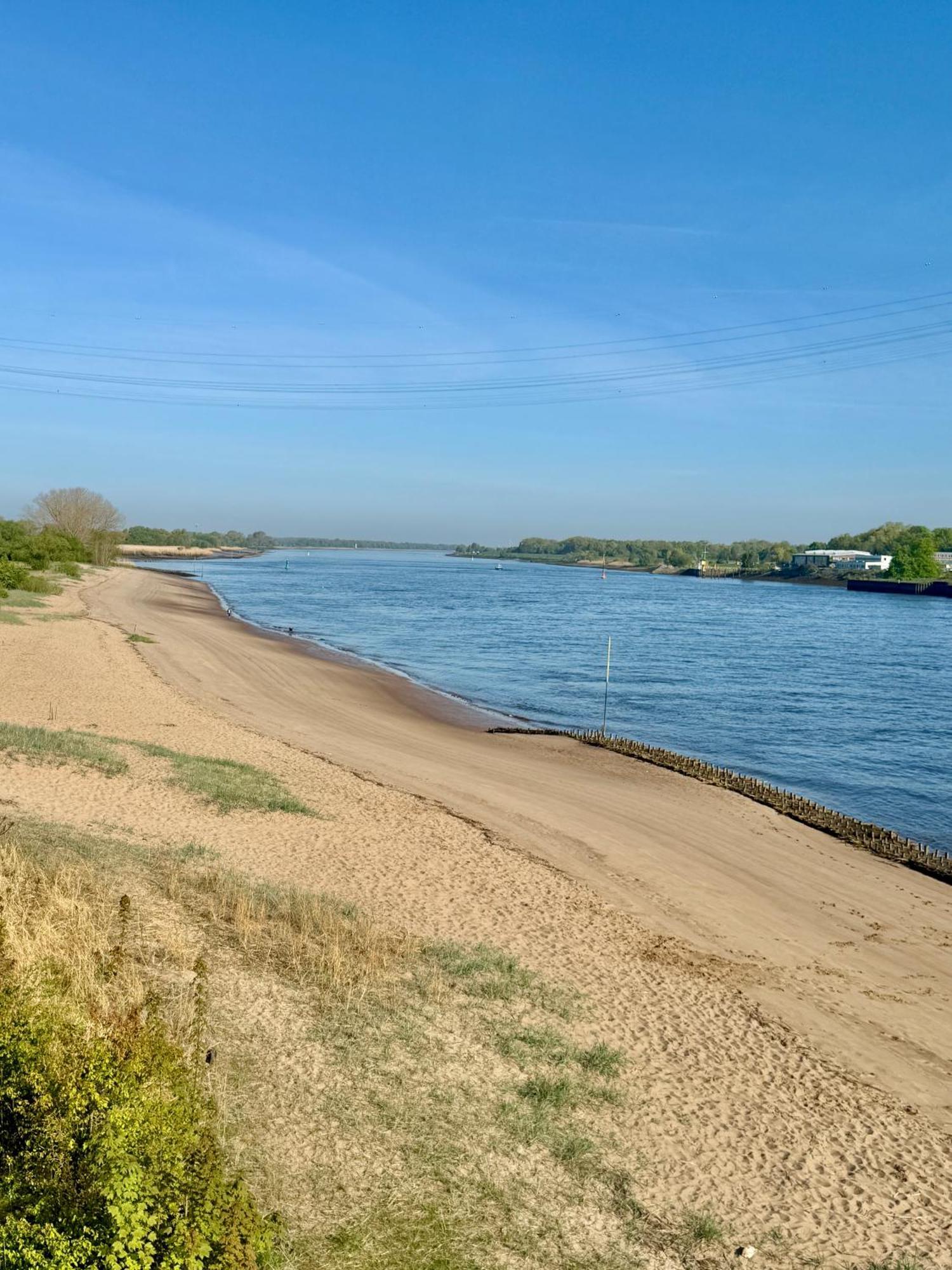 Gaestehaus Weserblick Am Weser-Sandstrand Berne Kültér fotó
