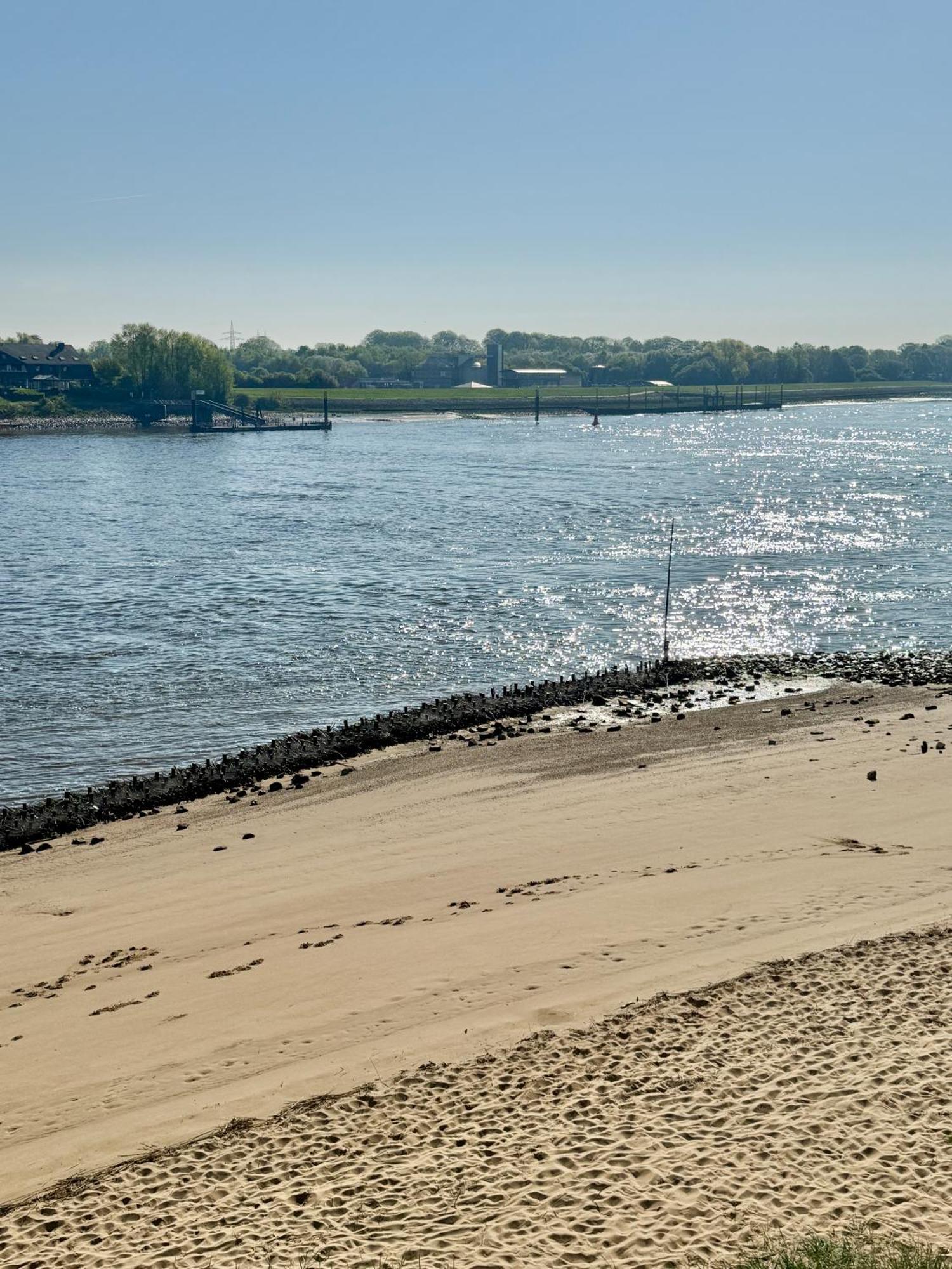 Gaestehaus Weserblick Am Weser-Sandstrand Berne Kültér fotó