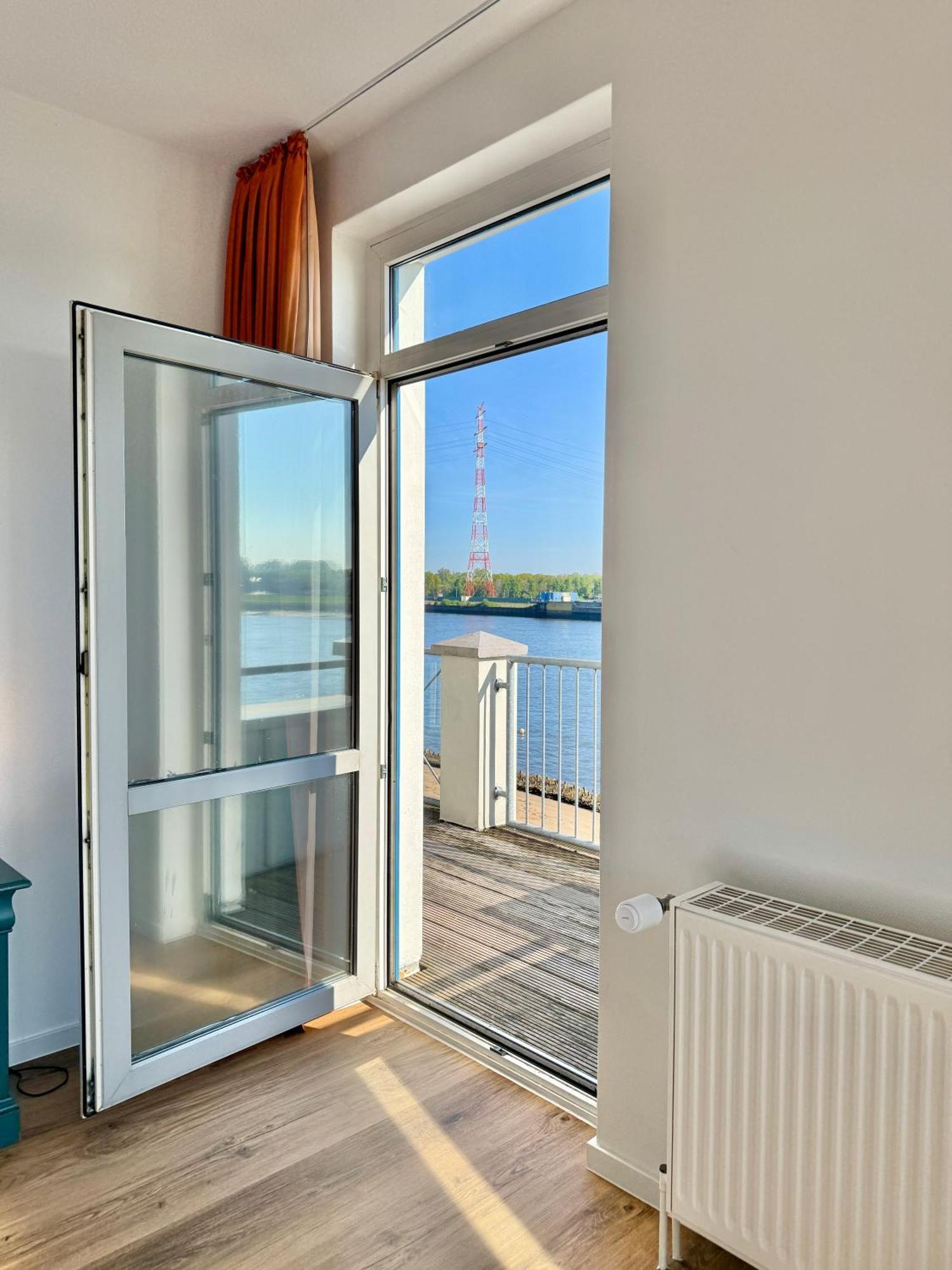 Gaestehaus Weserblick Am Weser-Sandstrand Berne Kültér fotó